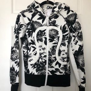 Lululemon B&W jacket - worn once!
